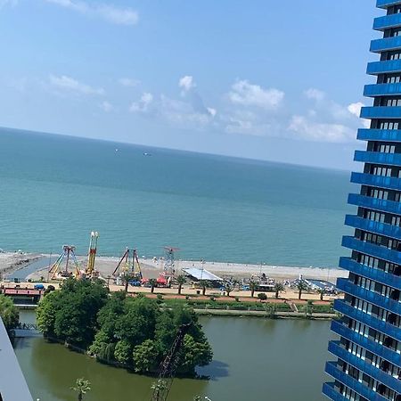 Orbi City Elit Class Suit Batumi Exterior photo
