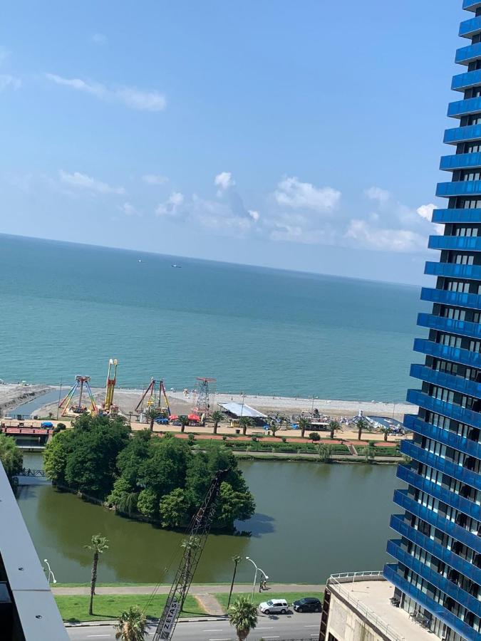 Orbi City Elit Class Suit Batumi Exterior photo